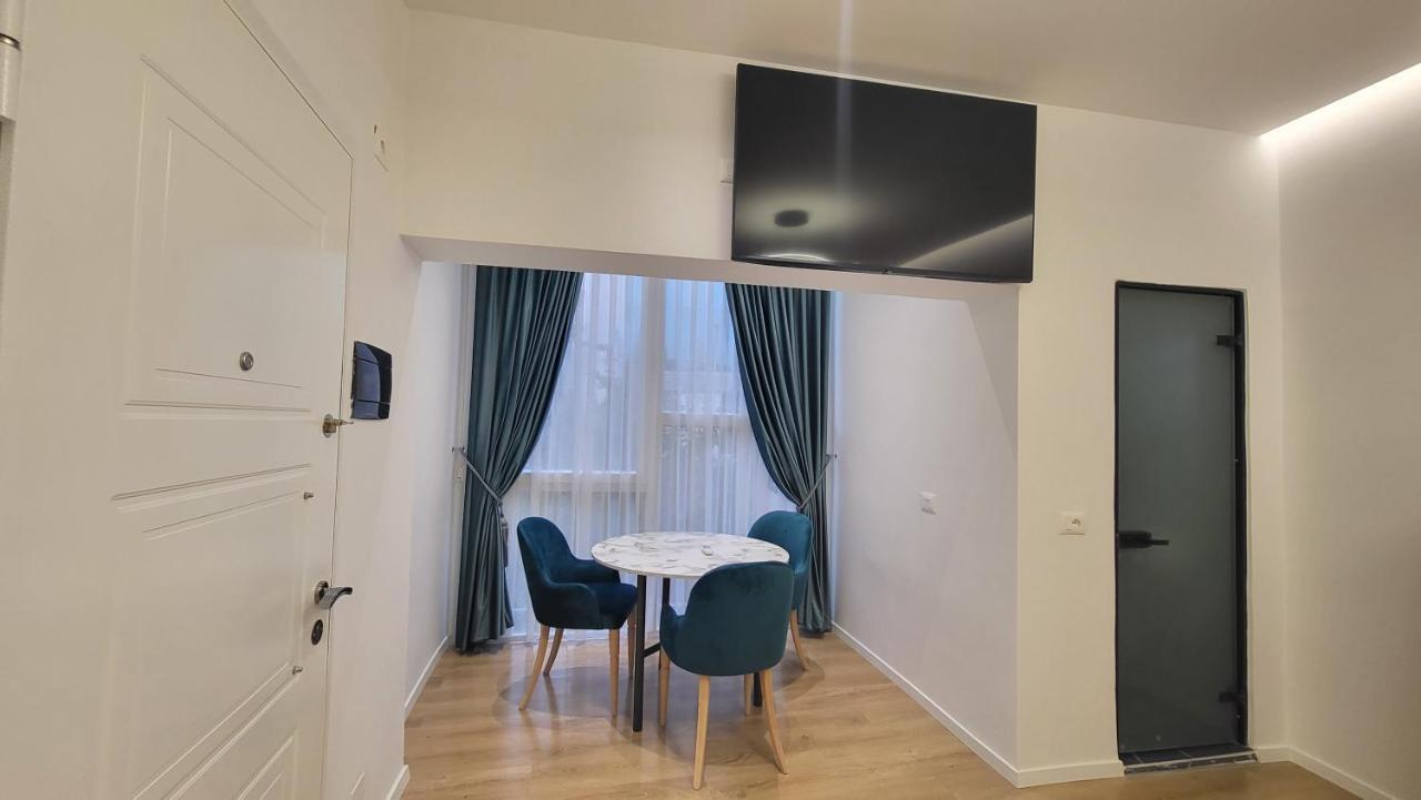 Karanxha'S Room Тирана Экстерьер фото