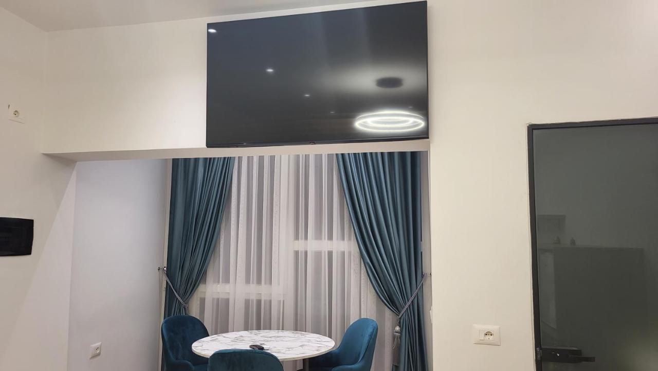 Karanxha'S Room Тирана Экстерьер фото