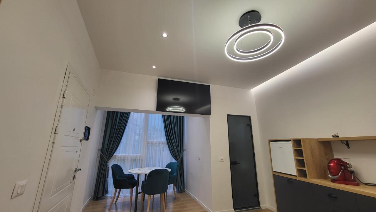 Karanxha'S Room Тирана Экстерьер фото